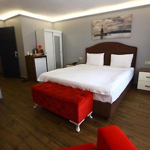 Zendy Suite Hotel